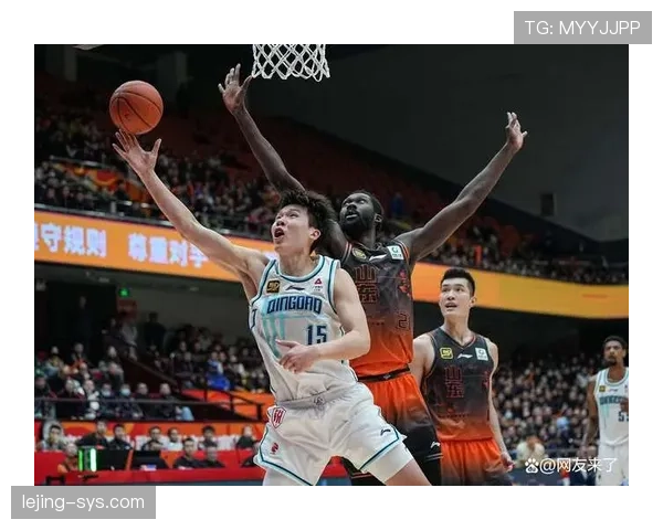 篮球比赛中底线发球规则的具体限制条件与判罚依据有哪些
